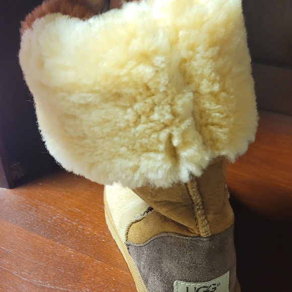 UGG Tan and Cream Women's Boots - Picture 2 of 9